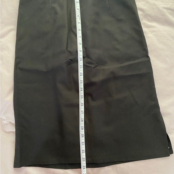 Ladies Black Skirt - Picture 4 of 6